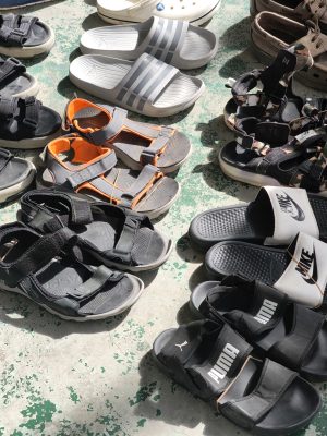 Comfortable Summer Beach Unisex EVA Rubber Slippers Fashionable International Brand Indoor Shoes for Women Men Kids