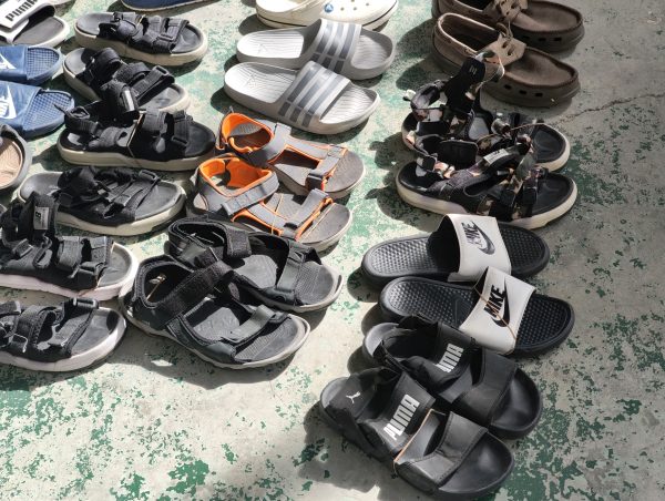 Comfortable Summer Beach Unisex EVA Rubber Slippers Fashionable International Brand Indoor Shoes for Women Men Kids