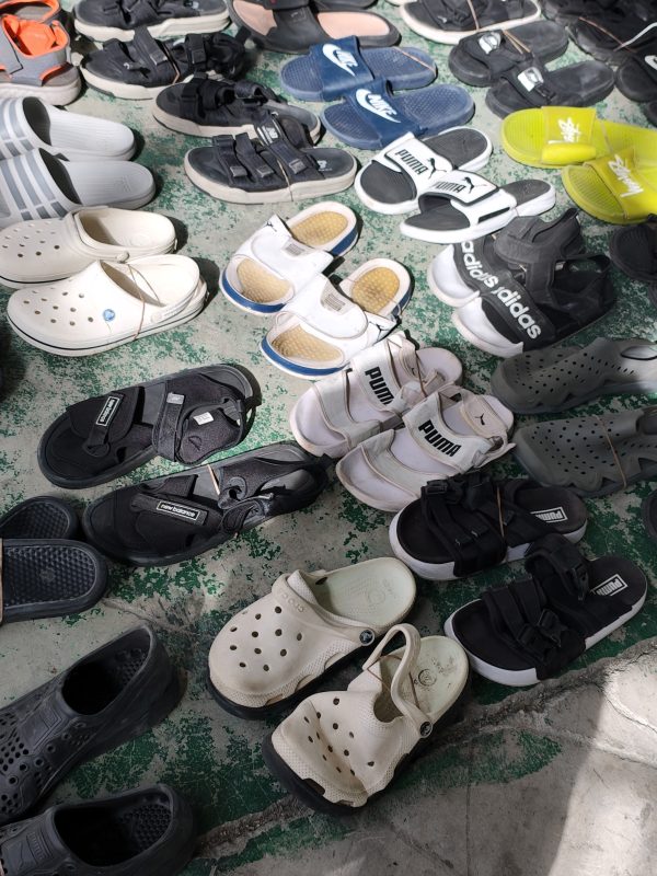 Comfortable Summer Beach Unisex EVA Rubber Slippers Fashionable International Brand Indoor Shoes for Women Men Kids