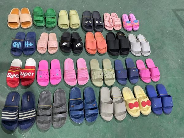 Comfortable Summer Beach Unisex EVA Rubber Slippers Fashionable International Brand Indoor Shoes for Women Men Kids