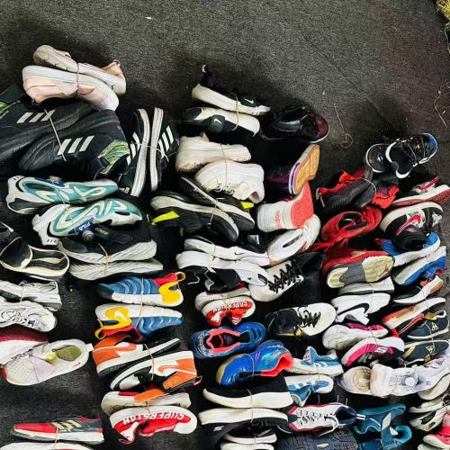 Used international brand children sport shoes