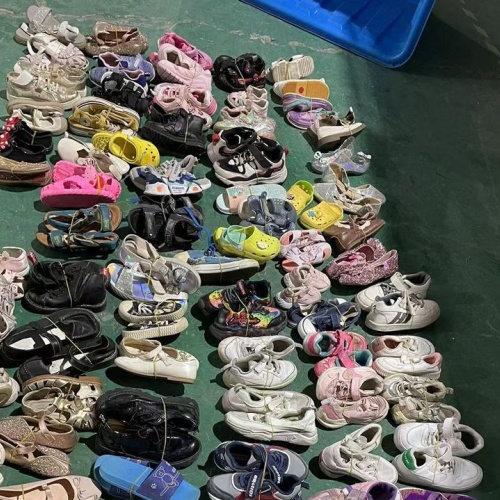 Used mixed children shoes