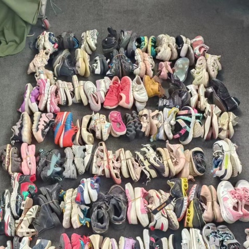 Used mixed children shoes