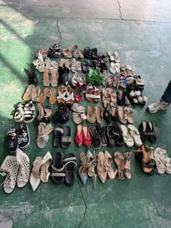 Used woman sandals fashion