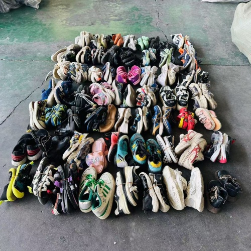 Used mixed children shoes