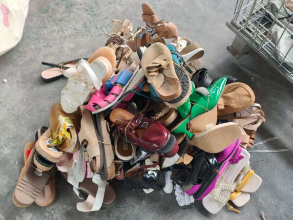 Used woman sandals fashion