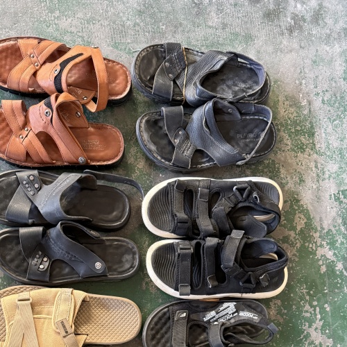 Used men sandals (leather and cloth)