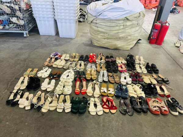 Used woman sandals fashion