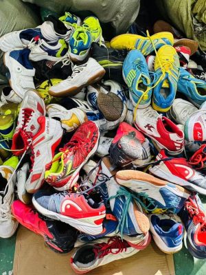 Used Lightweight Professional Sports Shoes for Badminton Tennis with Shock Absorption Cotton Mesh Upper All Seasons Unisex